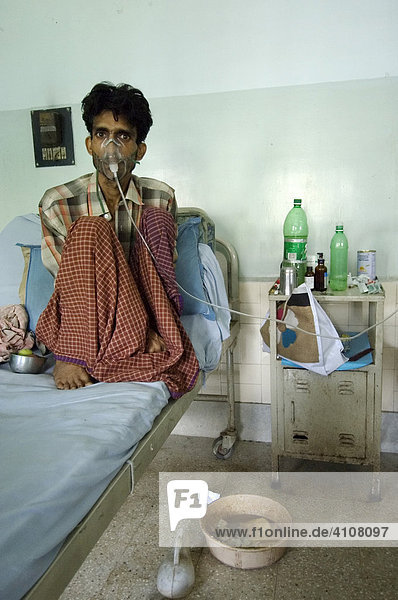 Kishan Chowdhary  38  ist lebensgefährlich an TB erkrankt  Howrah  Hooghly  Westbengalen  Indien
