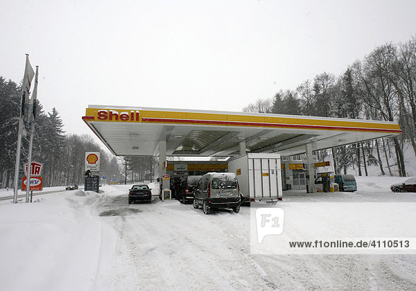 Shell gas station in winter  Saxony  Germany