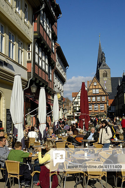 UNESCO-Welterbestätte CafÈ am Markt Quedlinburg Sachsen-Anhalt  Deutschland