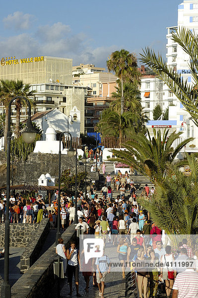 Esplanande at the Lido de San Telmo  Puerto de la Cruz  Tenerife  Canary Islands  Spain