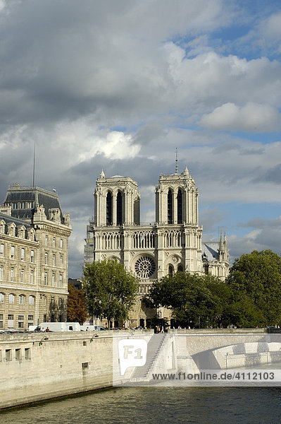 Ile de la cite  Seine  Kathedrale Notre-Dame  Paris  Ile-de-France  Frankreich