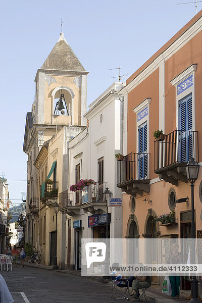 Narrow street in the historic centre of the town of Lipari  Lipari Island  Aeolian Islands (Lipari Islands)  Sicily  Italy