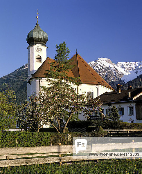Eschenlohe  Pfarrkirche St. Klemens  Estergebirge  Hohe Kiste  Oberbayern  Deutschland