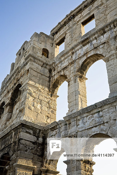 Römisches Amphitheater von Pula  Istrien  Kroatien