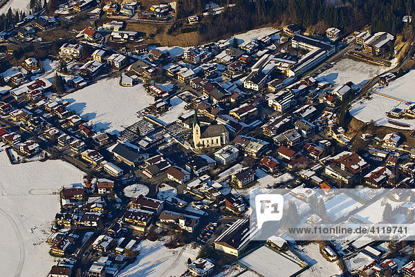 Luftaufnahme Kössen im Kaiserwinkel  Tirol  Österreich  Europa