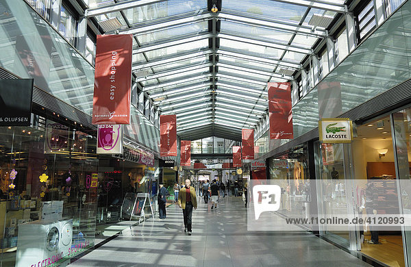 Einkaufspassage mit Glasüberdachung  Rathausgalerie  Innsbruck  Tirol  Österreich