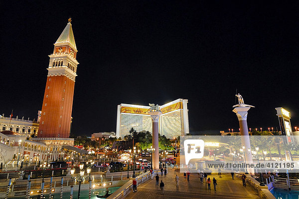 Außenansicht des Casino / Hotel Venetian mit Glockenturm - Campanile  Strip  Las Vegas Boulevard  Las Vegas  Nevada  USA