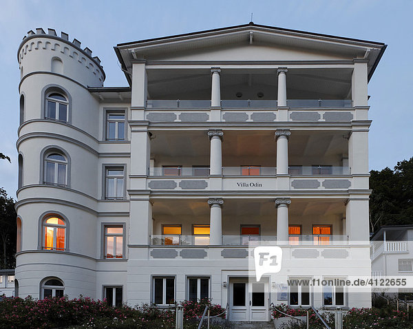 Villa Odin in typischer Bäderarchitektur in der Wilhelmsstraße  Seebad Sellin  Rügen  Deutschland