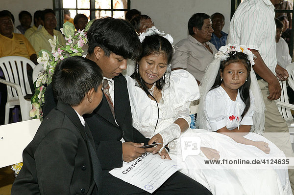 Bridal couple with flower children  Indian wedding  Loma Plata  Chaco  Paraguay  South America