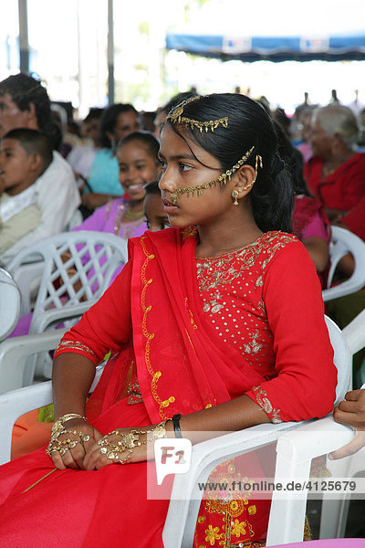 Mädchen  indischer Abstammung beim Hindu Festival  Georgetown  Guyana  Südamerika