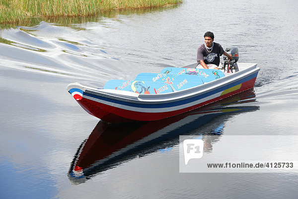 Motorboot  Lake Capoey  Guyana  Südamerika