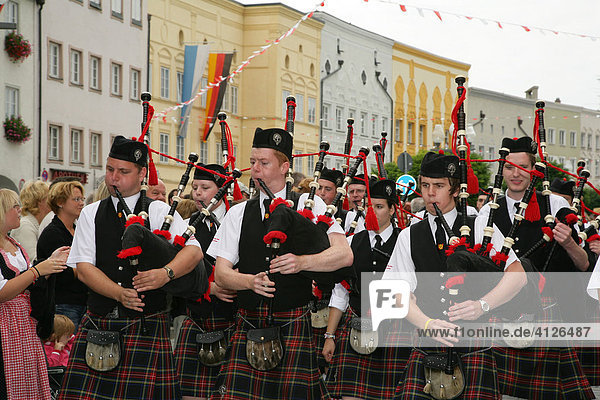 Scottish bagpipers at an international festival for traditional costume in Muehldorf am Inn  Upper Bavaria  Bavaria  Germany  Europe