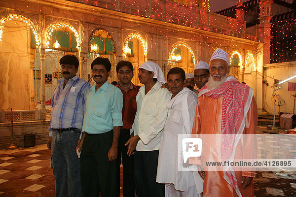 Men  group picture during a wedding  Sufi shrine  Bareilly  Uttar Pradesh  India  Asia