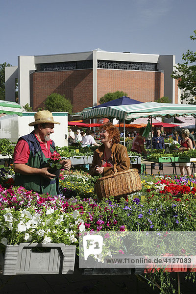 Blumen- und Pflanzenmarkt  Waldkraiburg  Oberbayern  Bayern  Deutschland  Europa