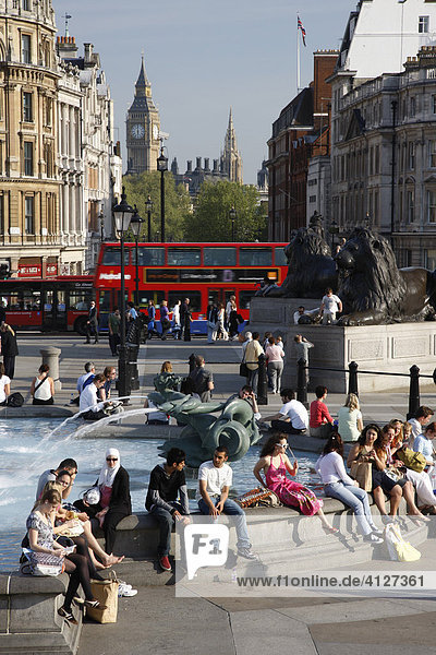 Brunnen  Trafalgar Square  London  Großbritannien  Europa