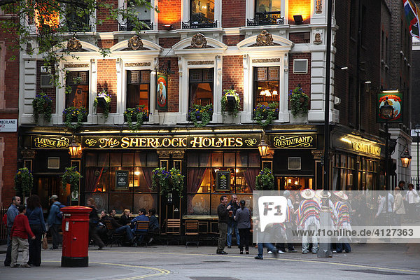 Das Sherlock Holms Pub  Trafalgar Square  London  Großbritannien  Europa