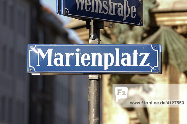 Straßenschild Marienplatz  München  Oberbayern  Bayern  Deutschland