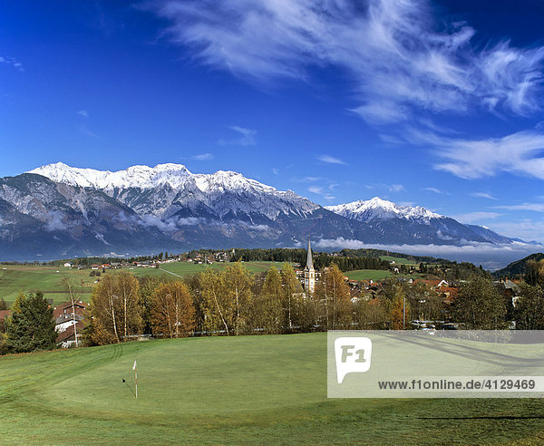 Golfplatz  Aldrans  Karwendelkette  Inntal  Tirol  Österreich