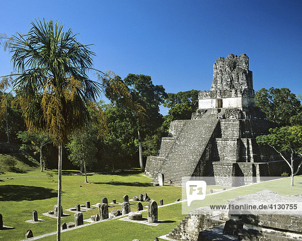 Tempelruinen von Tikal  Maya-Pyramide  Guatemala  Zentralamerika