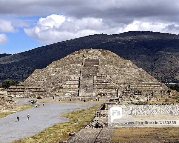 Pyramid of the Moon in Teotihuacan  Aztec civilization near Mexico City  Mexico  Central America