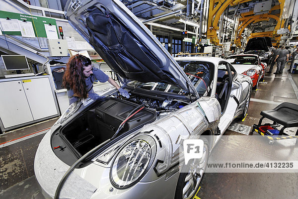 Stuttgart DEU 09.02.2006 Produktion bei der Porsche AG in Stuttgart Zuffenhausen Endmontage