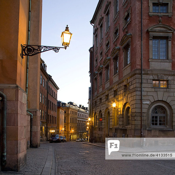 Old city alleyway  Gamla Stan  Stockholm  Sweden  Scandinavia  Europe
