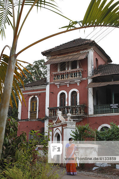Typisch portugisische Architektur  Panaji  Goa  Indien  Asien