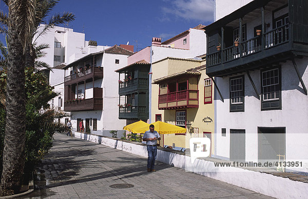 Typische Balkone in der Avenida Maritima  Santa Cruz de la Palma  La Palma  Kanarische Inseln  Spanien