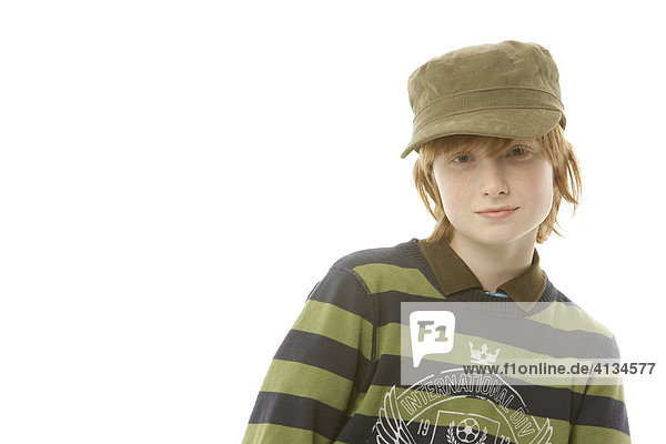 12-jähriger Junge mit Mütze