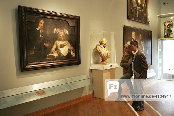 NLD  Niederlande  Amsterdam : Amsterdam Historisch Museum. Rembrandt Gemaelde Die Anatomievorlesung des Dr. Jan Deijman von 1656
