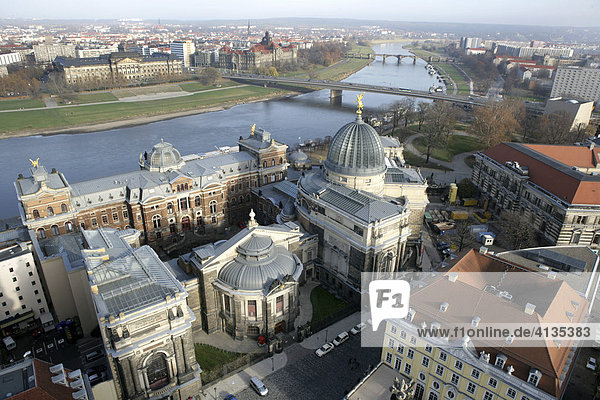 Blick von der Frauenkirche auf die barocke Altstadt mit Coselpalais  Hochschule für Bildende Künste  Dresden  Sachsen  Deutschland