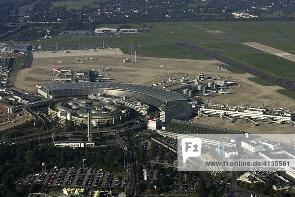 Flughafen Düsseldorf International  Nordrhein-Westfalen  Deutschland