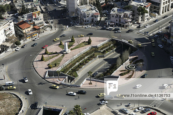 Stadtviertel Jebel Amman  3rd Circle  Verkehrsknotenpunkt in der Innenstadt  Amman  Jordanien.