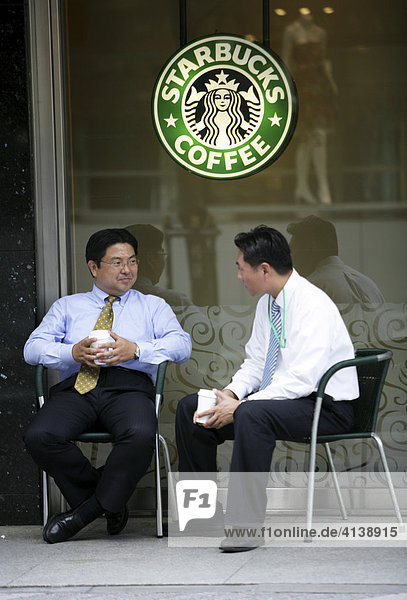 JPN Japan Tokio: Starbucks Cafe in Shinjuku