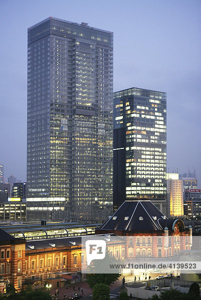 Tokyo Station area with its many new buildings  office towers  hotels  museums  shopping malls  and restaurants in Tokyo  Japan  Asia