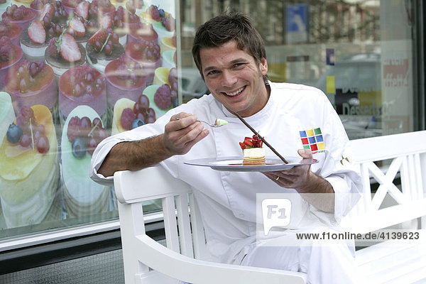 NLD The Netherlands The Hague: Dessert Winkel shop for desserts and sweets Richard Ophorst