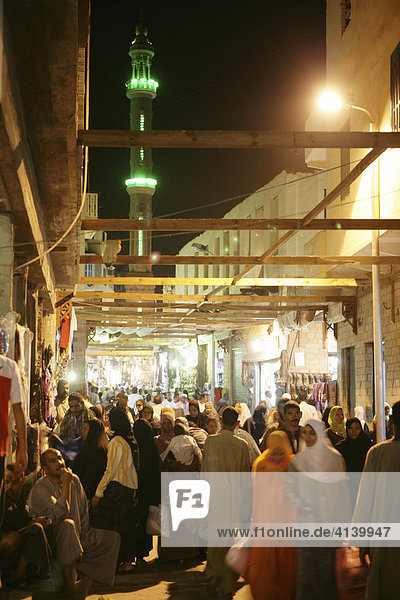 Souk Basar  Einkaufsviertel der Altstadt  Sharia El Souk Strasse  Assuan  Ägypten  Afrika