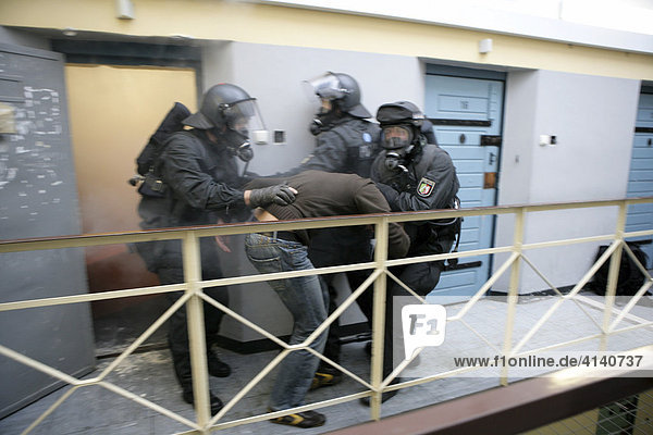 Einsatzubung Eines Sek Kommandos Der Polizei Probe Fur Einsatz In Einer Justizvollzugsanstalt Moers Nordrhein Westfalen Deutschland