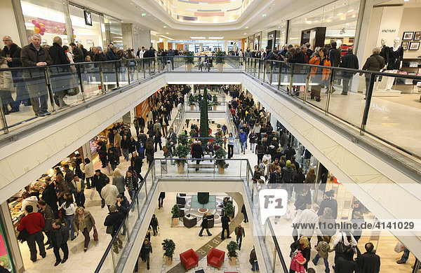 Einkaufszentrum Limbecker Platz  eröffnet im März 2008  grösstes innerstädtisches Einkaufszentrum Deutschlands  Essen  Nordrhein-Westfalen  Deutschland  Europa