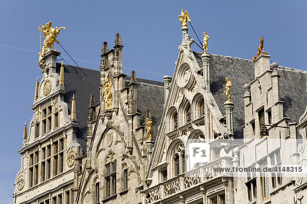 Ehemalige Zunfthäuser  Giebel mit Figurenschmuck  Grote Markt  Antwerpen  Belgien