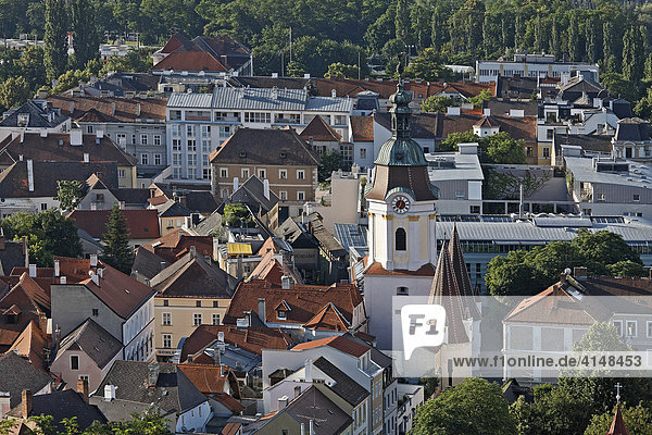 Krems  Innenstadt mit Steiner Tor  Wachau  Niederösterreich  Österreich