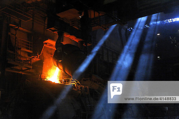 Stahl giessen  Stahlwerk HKM  Duisburg-Ehingen  NRW  Deutschland