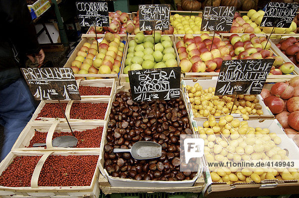 Obst auf dem Naschmarkt in Wien  Österreich