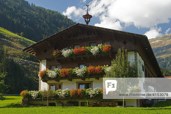 Typisches Bauernhaus im Stubaital, Tirol, Österreich