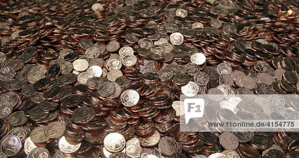 Kleingeld (Cent-Münzen) in der Staatlichen Münze Bad Cannstatt  Stuttgart  Deutschland