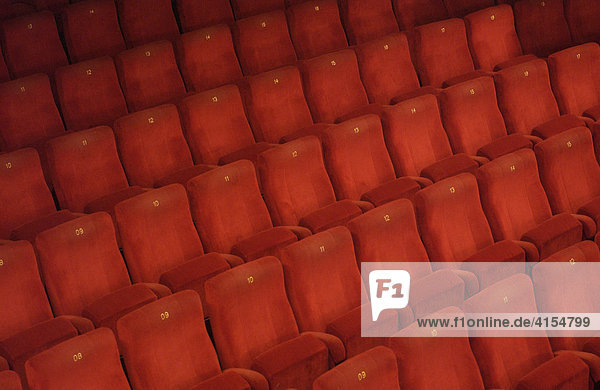 Stuhlreihen im Theaterhaus Stuttgart  Baden-Württemberg  Deutschland