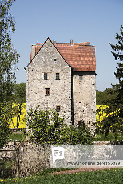 Wasserschloss Brennhausen bei Sulzdorf an der Lederhecke  Haßberge  Rhön-Grabfeld  Unterfranken  Bayern  Deutschland  Europa