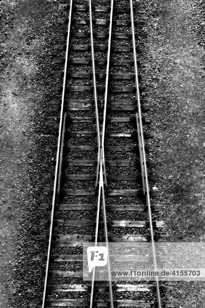 Railway lines running together and apart