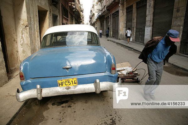 Amerikanischer Oldtimer in Havanna Kuba