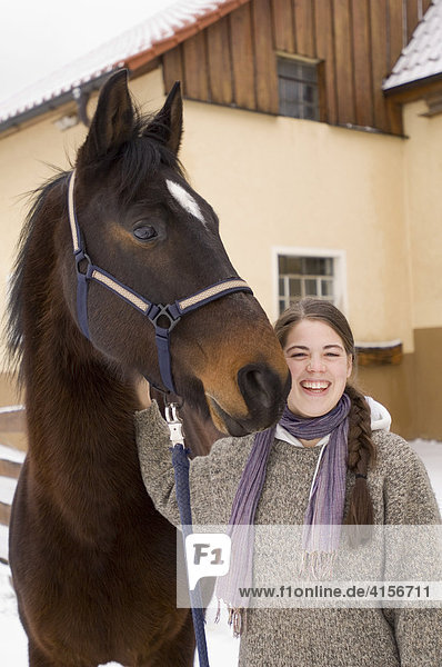 Mädchen mit Pferd